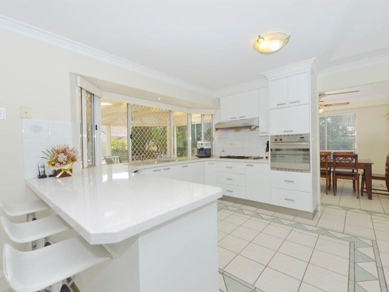 137 Cribb Road, CARINDALE QLD 4152, Carindale - Thumbnail 4