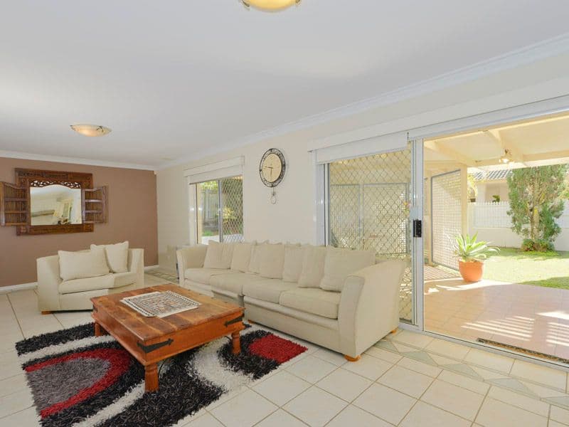 137 Cribb Road, CARINDALE QLD 4152, Carindale - Thumbnail 3