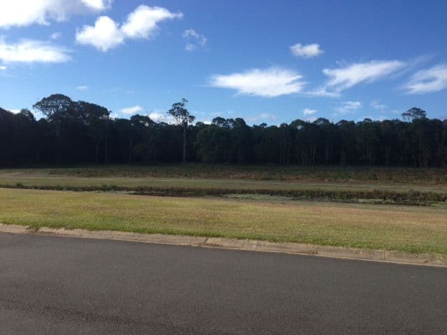 40 Avondale Drive, BANORA POINT NSW 2486, Banora Point - Thumbnail 2