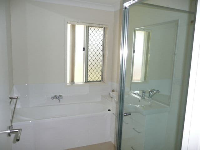10 Bowley Street, Pacific Pines QLD 4211, Pacific Pines - Thumbnail 7