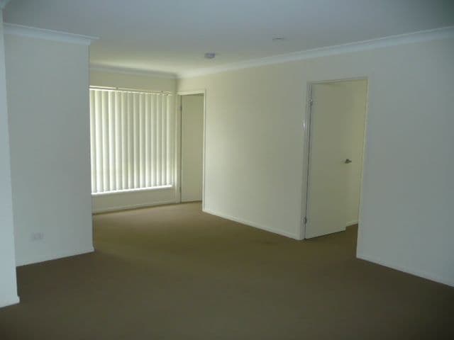 10 Bowley Street, Pacific Pines QLD 4211, Pacific Pines - Thumbnail 4