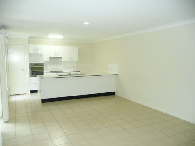 10 Bowley Street, Pacific Pines QLD 4211, Pacific Pines - Thumbnail 5