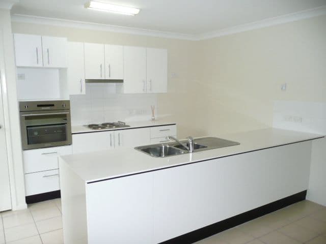 10 Bowley Street, Pacific Pines QLD 4211, Pacific Pines - Thumbnail 2