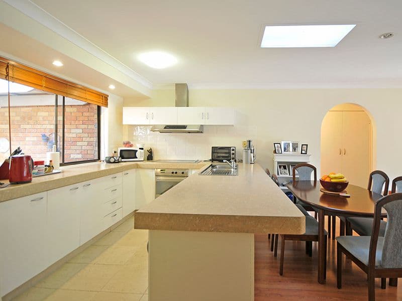 6 Guineas Creek Road, CURRUMBIN WATERS QLD 4223, Currumbin Waters - Thumbnail 2