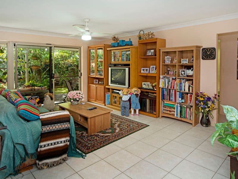 4 ROBERTS Drive, MAUDSLAND QLD 4210, Maudsland - Thumbnail 8
