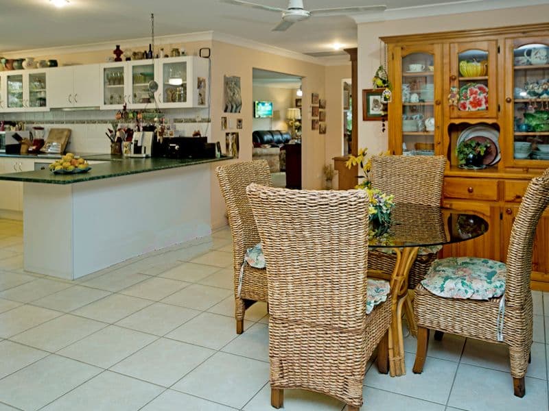 4 ROBERTS Drive, MAUDSLAND QLD 4210, Maudsland - Thumbnail 4