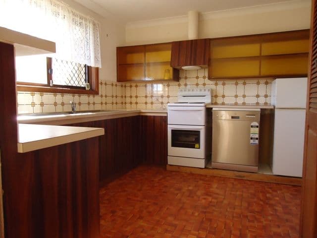 126 Brede Street, GERALDTON WA 6530, Geraldton - Thumbnail 2
