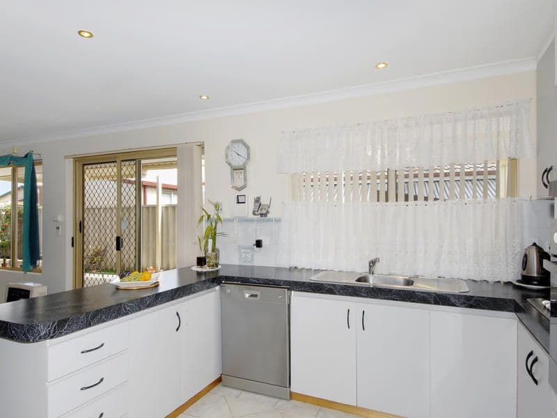 3 Fairway Place, COOLOONGUP WA 6168, Cooloongup - Thumbnail 2