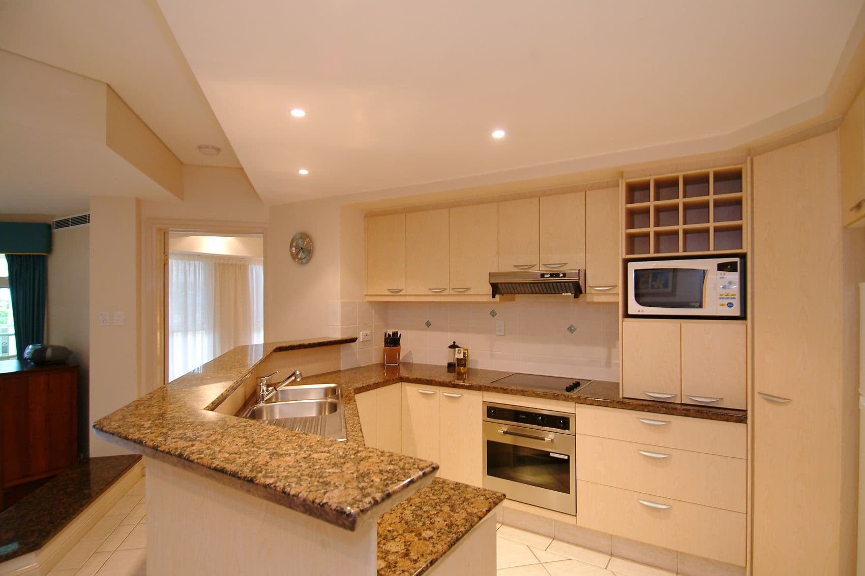  31 Vasey Esplanade, TRINITY BEACH QLD 4879, Trinity Beach - Thumbnail 3