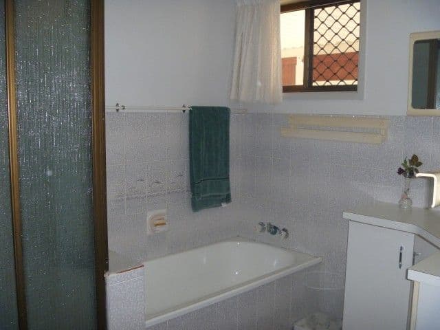 5 Myrtle Court, KIN KORA QLD 4680, Kin Kora - Thumbnail 6