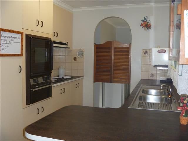 5 Myrtle Court, KIN KORA QLD 4680, Kin Kora - Thumbnail 2