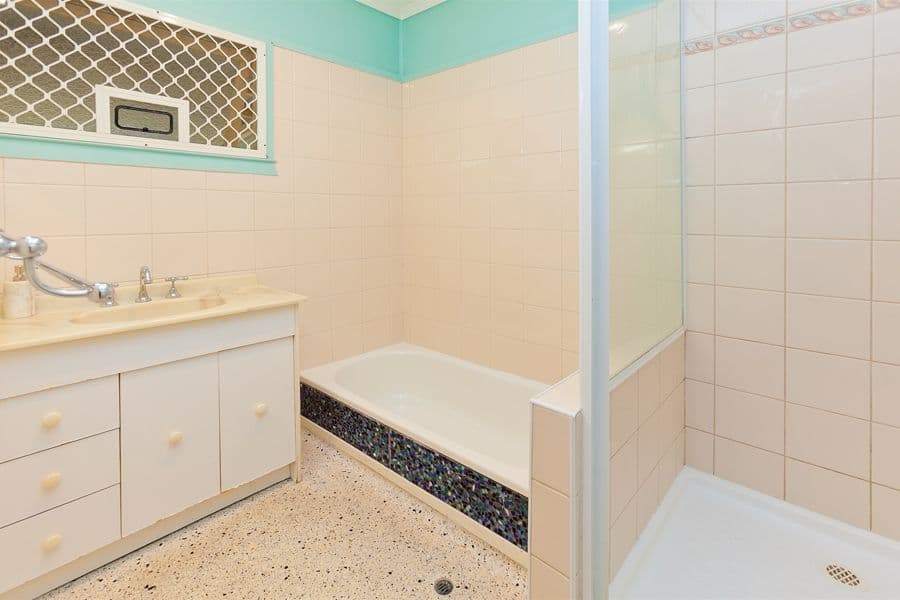 427 Nursery Road, HOLLAND PARK QLD 4121, Holland Park - Thumbnail 7