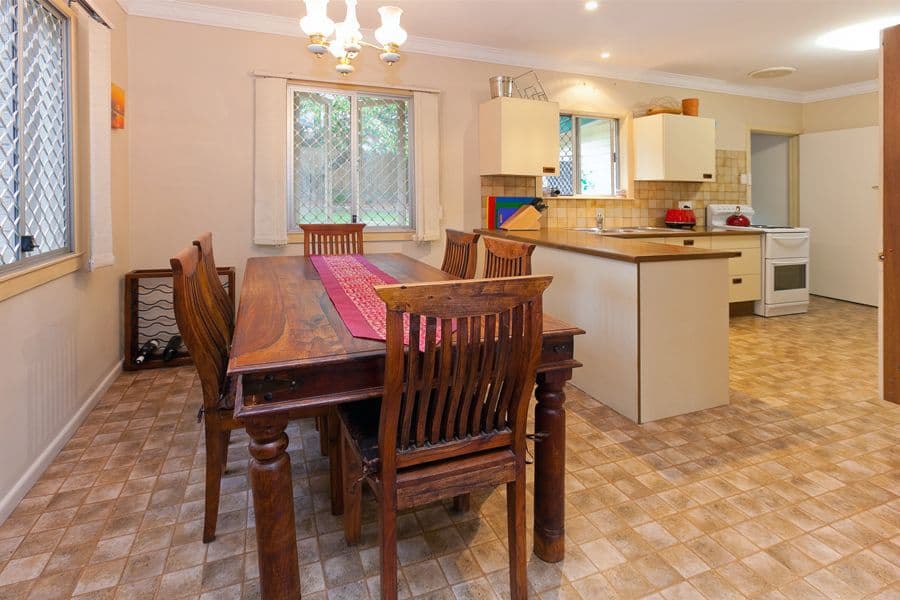 427 Nursery Road, HOLLAND PARK QLD 4121, Holland Park - Thumbnail 4