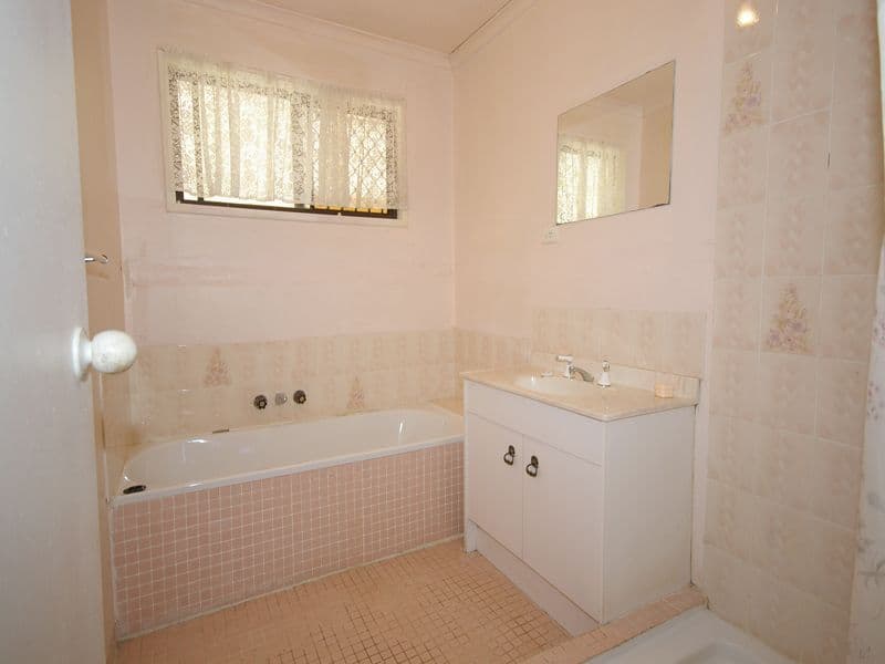 11 Yarrow Court, REDBANK PLAINS QLD 4301, Redbank Plains - Thumbnail 4