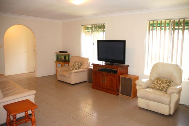 6 Shearwater Street, BURLEIGH WATERS QLD 4220, Burleigh Waters - Thumbnail 2