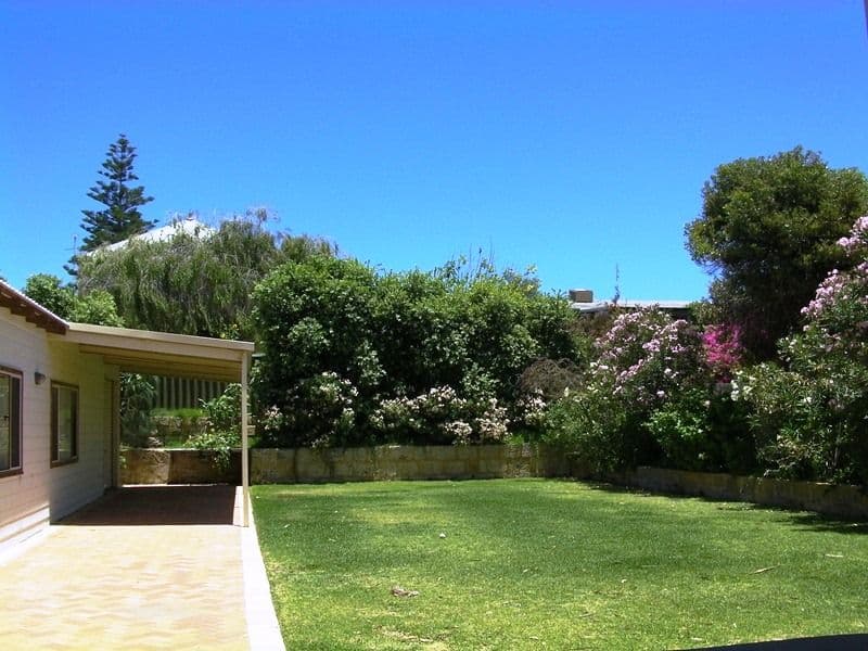 34 Bootoo Street, LANCELIN WA 6044, Lancelin - Thumbnail 2