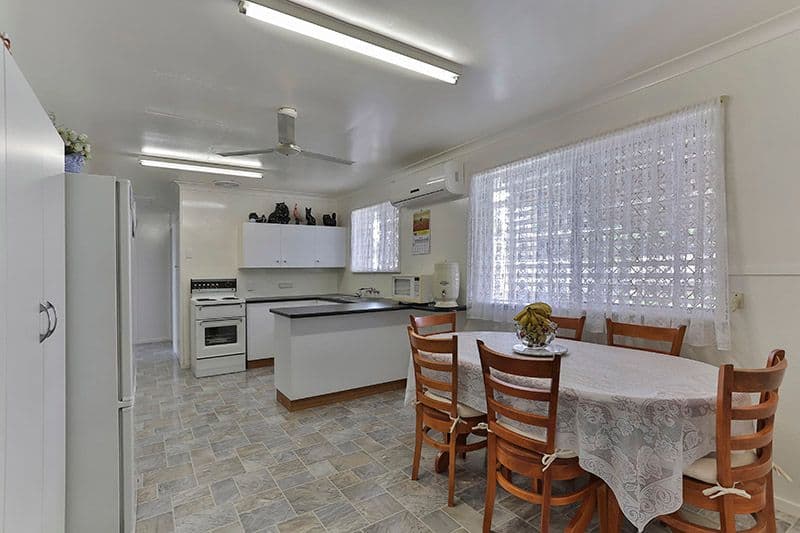 11 Berghofer Street, ROCKVILLE QLD 4350, Rockville - Thumbnail 4