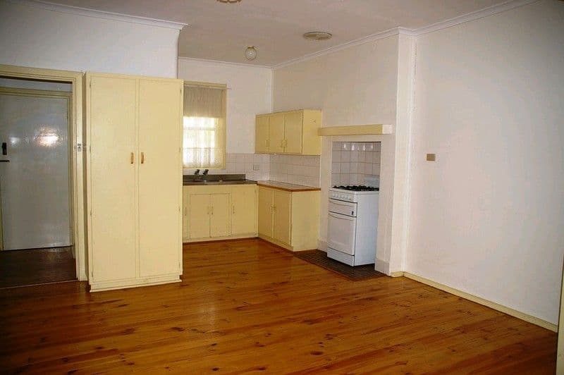 11 Hopkins Street, RENMARK SA 5341, Renmark - Thumbnail 3