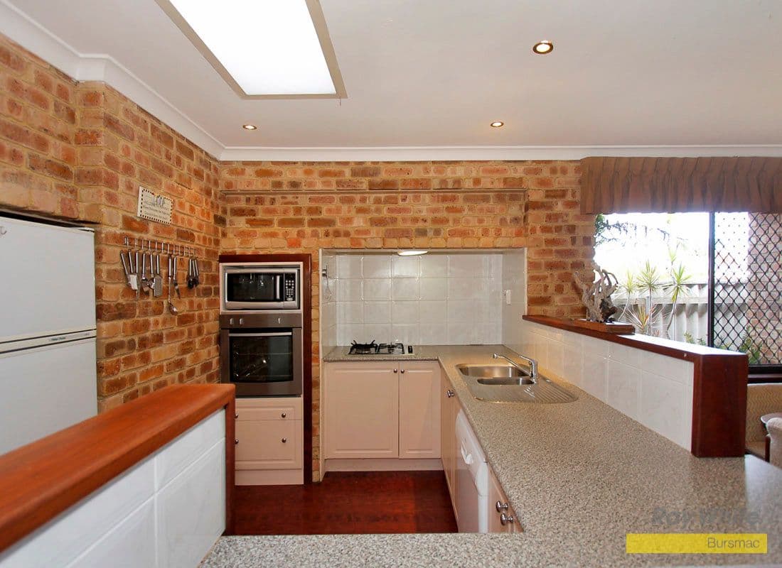 10 Gleneagles Way, HAMERSLEY WA 6022, Hamersley - Thumbnail 2