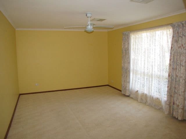 8 Garrard Street, BARMERA SA 5345, Barmera - Thumbnail 4