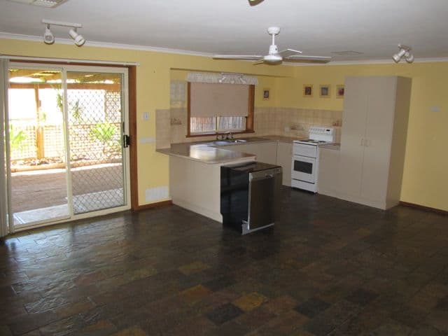 8 Garrard Street, BARMERA SA 5345, Barmera - Thumbnail 2