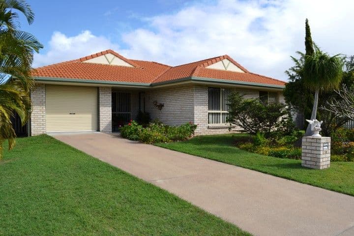 10 Aimee Drive, URANGAN QLD 4655, Urangan - Thumbnail 2