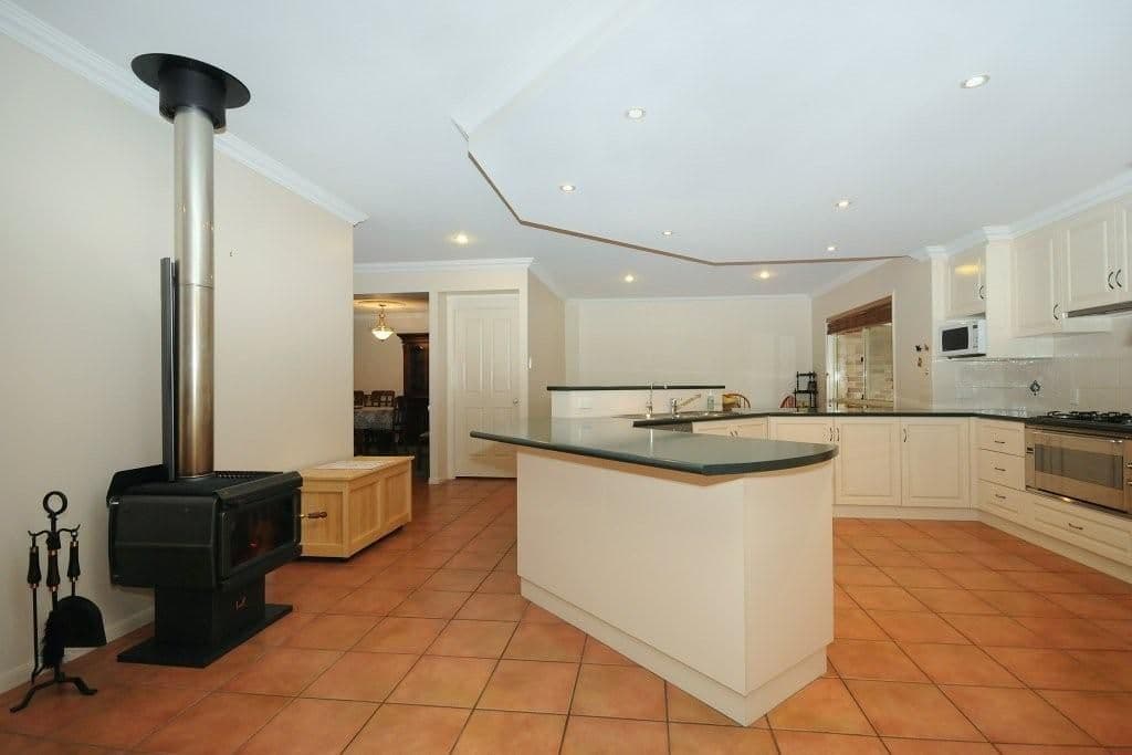 9 Powell Court, HIGHFIELDS QLD 4352, Highfields - Thumbnail 3