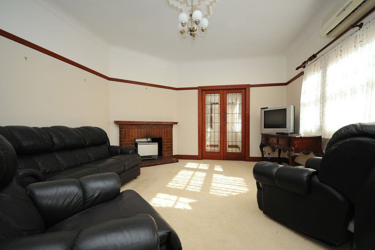 52 Taylor Street, NEWTOWN QLD 4350, Newtown - Thumbnail 3