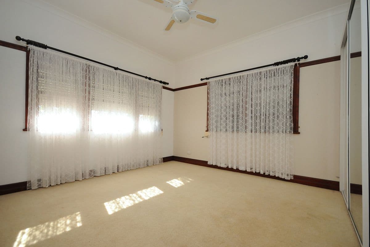 52 Taylor Street, NEWTOWN QLD 4350, Newtown - Thumbnail 8