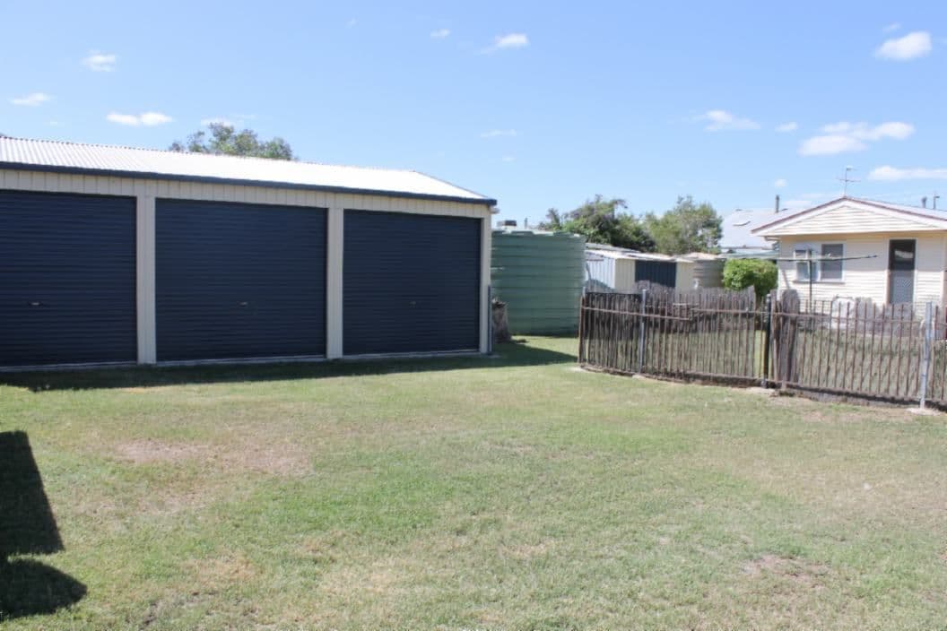 98 Edward Street, DALBY QLD 4405, Dalby - Thumbnail 2