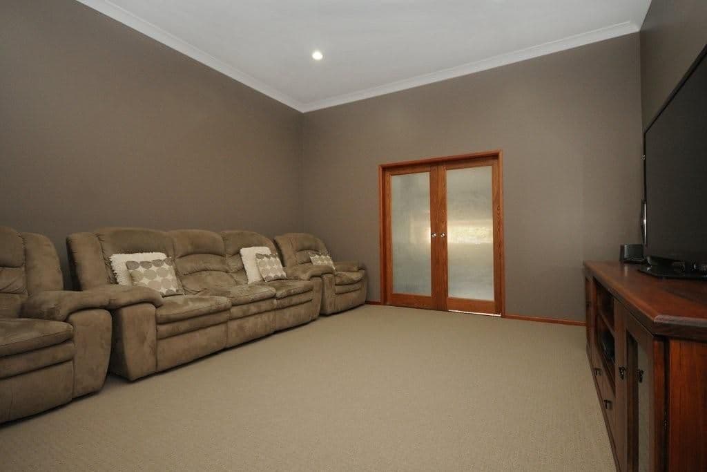 44 Sommariva Street, WESTBROOK QLD 4350, Westbrook - Thumbnail 5