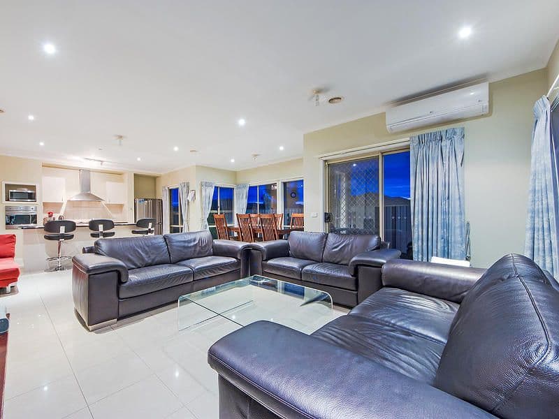 28 Caradon Drive, TRUGANINA VIC 3029, Truganina - Thumbnail 2