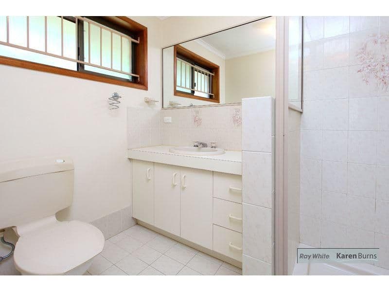 11 Halmore Place, CHAPEL HILL QLD 4069, Chapel Hill - Thumbnail 8