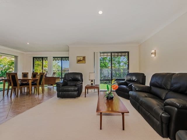 21 Chelmsford Place, PARKWOOD QLD 4214, Parkwood - Thumbnail 3
