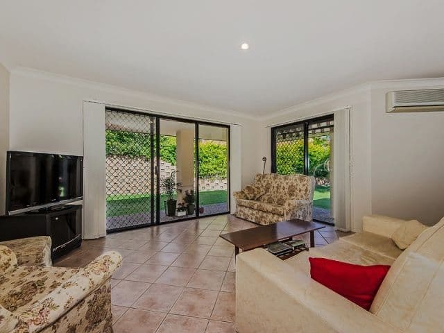 21 Chelmsford Place, PARKWOOD QLD 4214, Parkwood - Thumbnail 4
