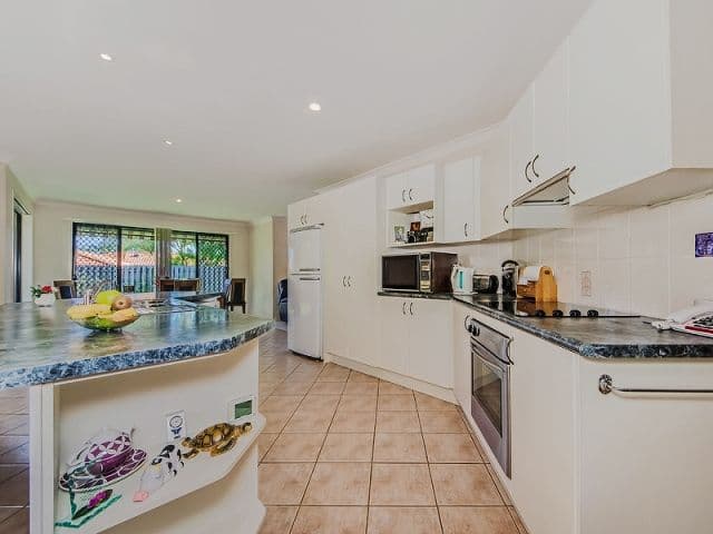 21 Chelmsford Place, PARKWOOD QLD 4214, Parkwood - Thumbnail 2