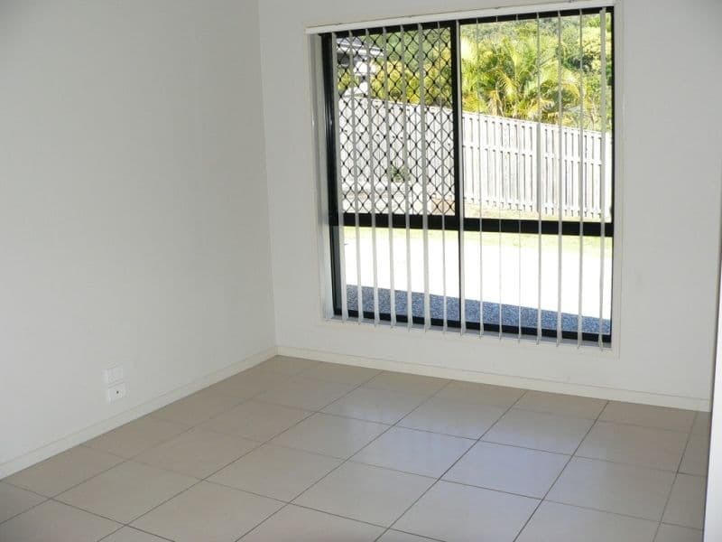 43 Barradeen Circuit, PACIFIC PINES QLD 4211, Pacific Pines - Thumbnail 5