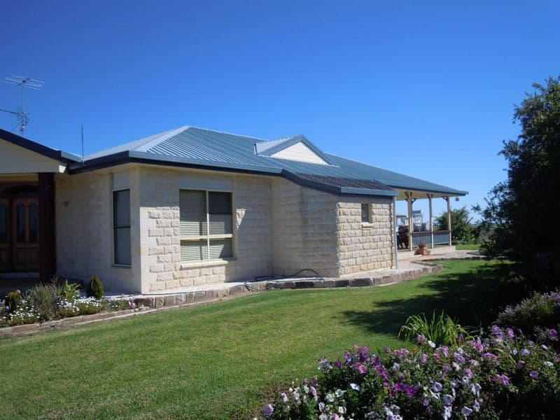 6388 Gore Highway, PITTSWORTH QLD 4356, Pittsworth - Thumbnail 5