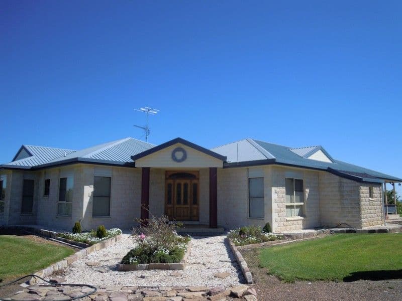 6388 Gore Highway, PITTSWORTH QLD 4356, Pittsworth - Thumbnail 4