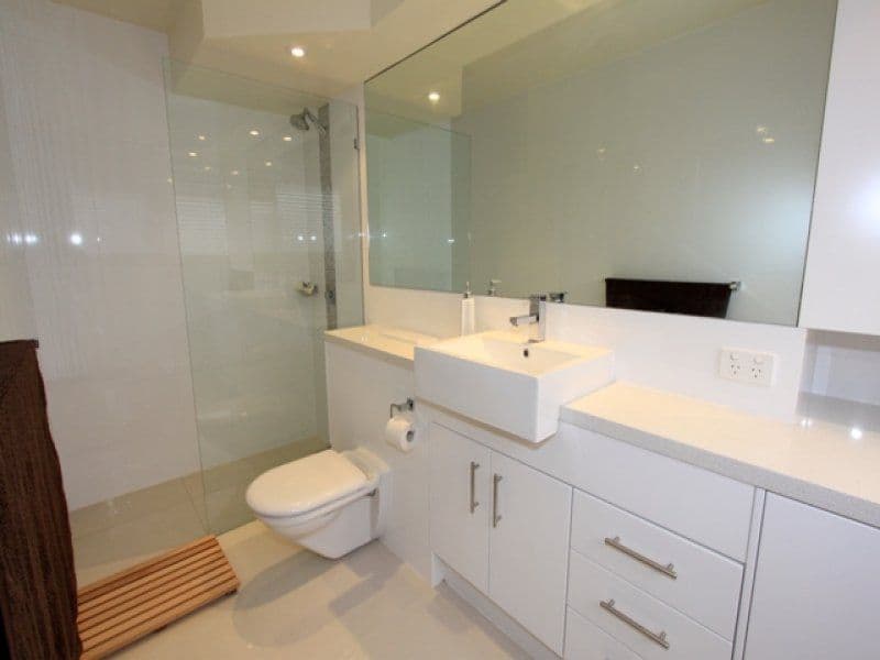 146 The Esplanade, BURLEIGH HEADS QLD 4220, Burleigh Heads - Thumbnail 8