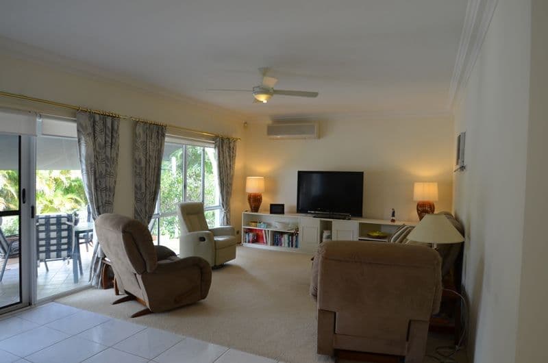 7 Arun Drive, ARUNDEL QLD 4214, Arundel - Thumbnail 8