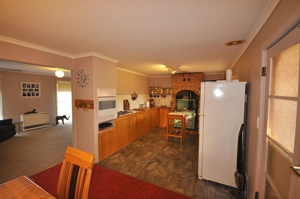 53 Hudswell Road, LANDSBOROUGH VIC 3384, Landsborough - Thumbnail 3