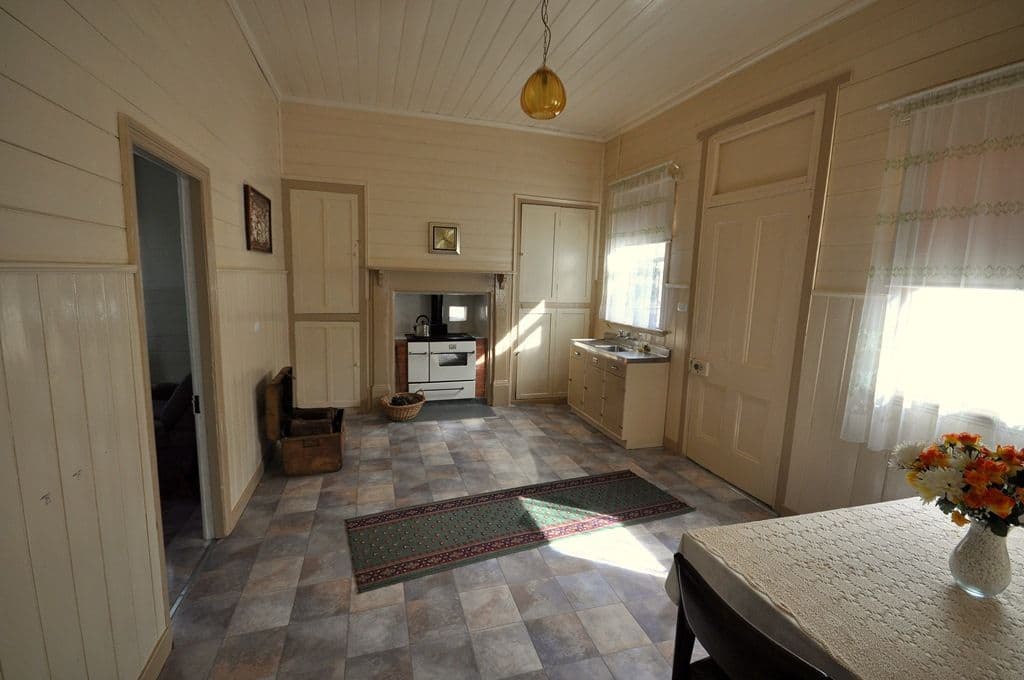 97 Sussex Street, LINTON VIC 3360, Linton - Thumbnail 2