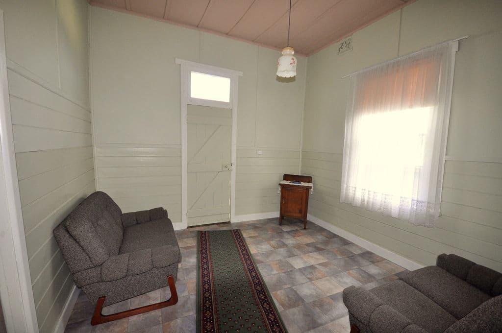 97 Sussex Street, LINTON VIC 3360, Linton - Thumbnail 3