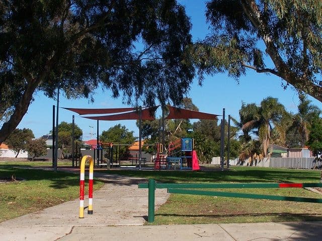 12B Phoenix Drive, KENWICK WA 6107, Kenwick - Thumbnail 4
