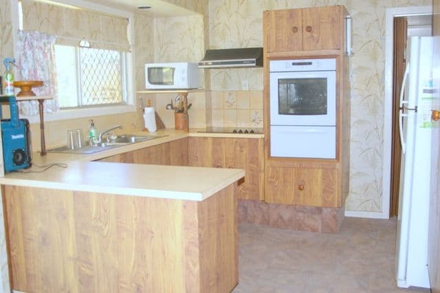 273 Victoria Avenue, REDCLIFFE QLD 4020, Redcliffe - Thumbnail 2