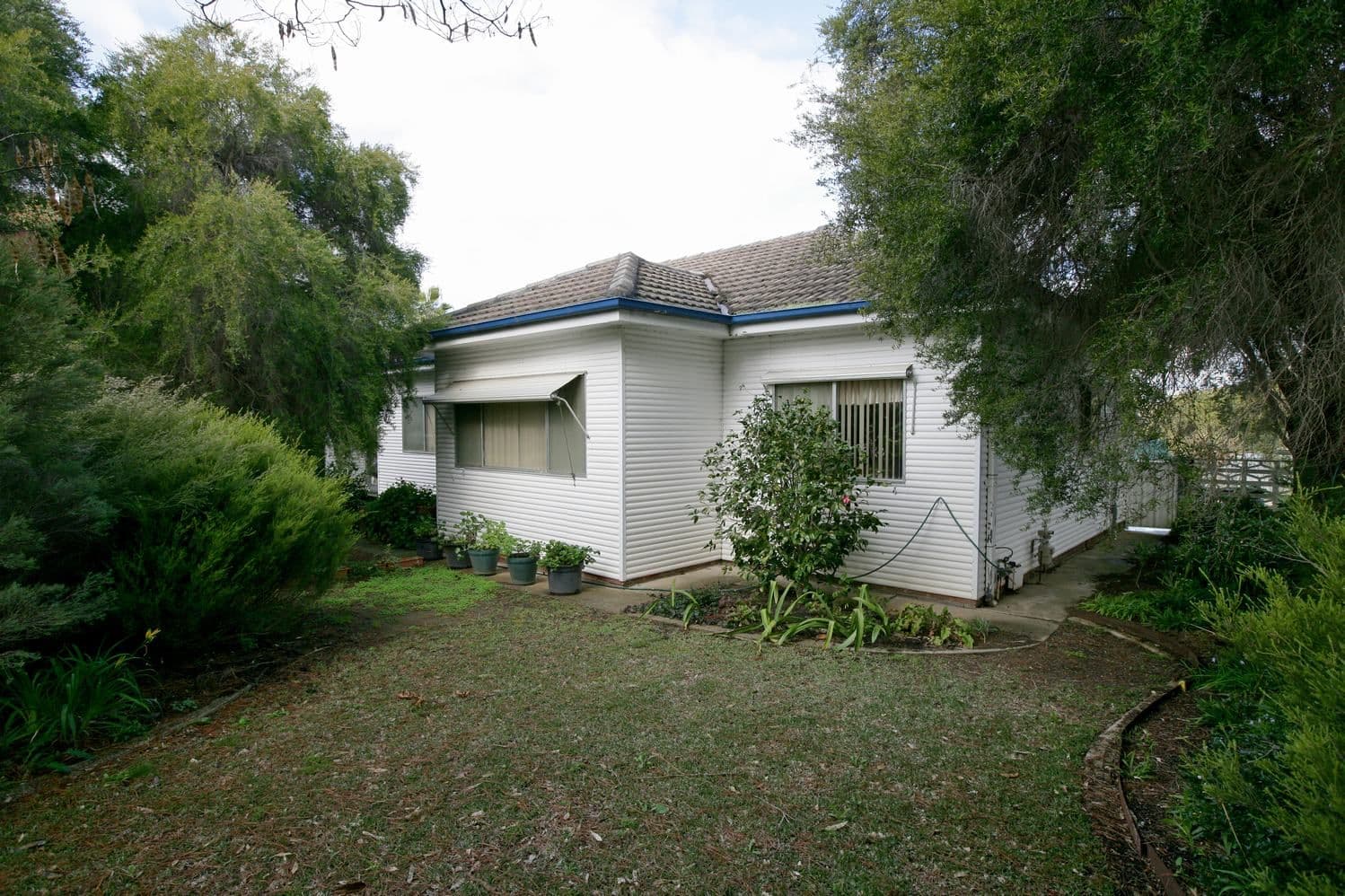 12 Ziegler Avenue, KOORINGAL NSW 2650, Kooringal - Image 1