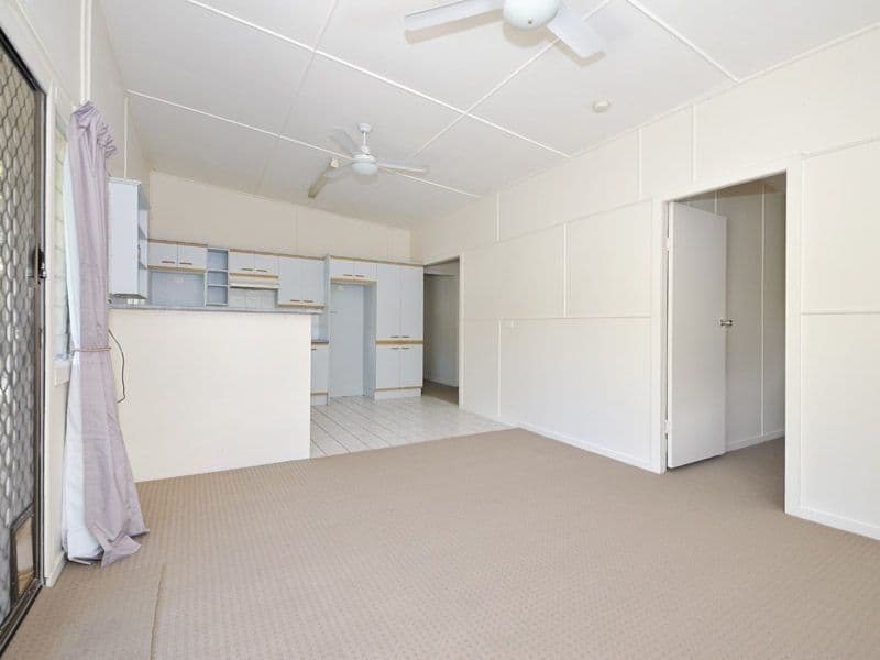 8 Airlie Avenue, DECEPTION BAY QLD 4508, Deception Bay - Thumbnail 3