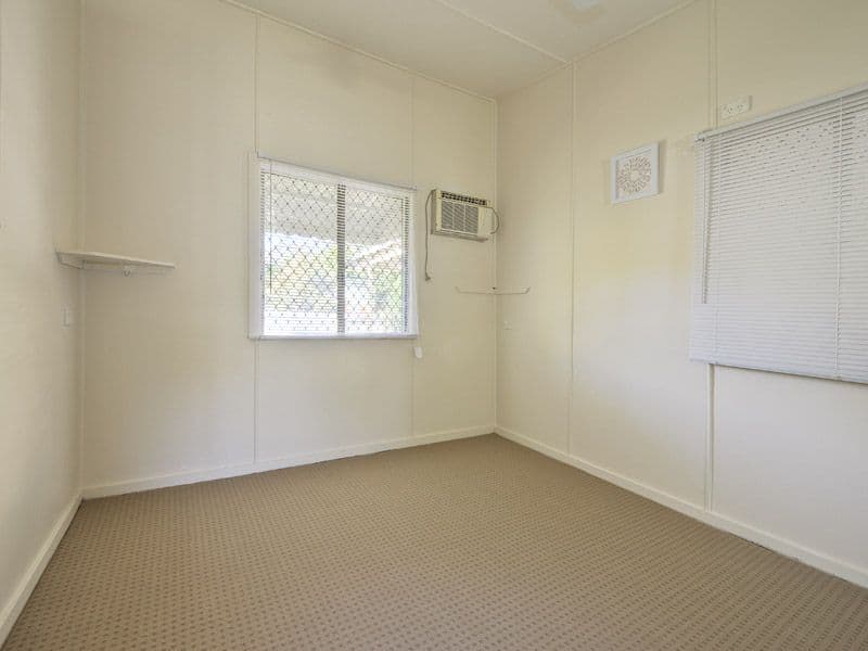 8 Airlie Avenue, DECEPTION BAY QLD 4508, Deception Bay - Thumbnail 8