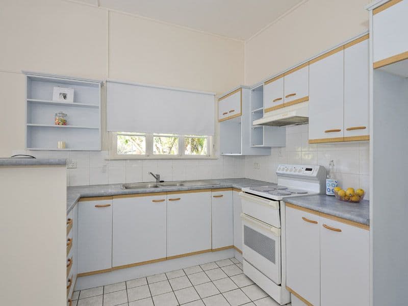 8 Airlie Avenue, DECEPTION BAY QLD 4508, Deception Bay - Thumbnail 2